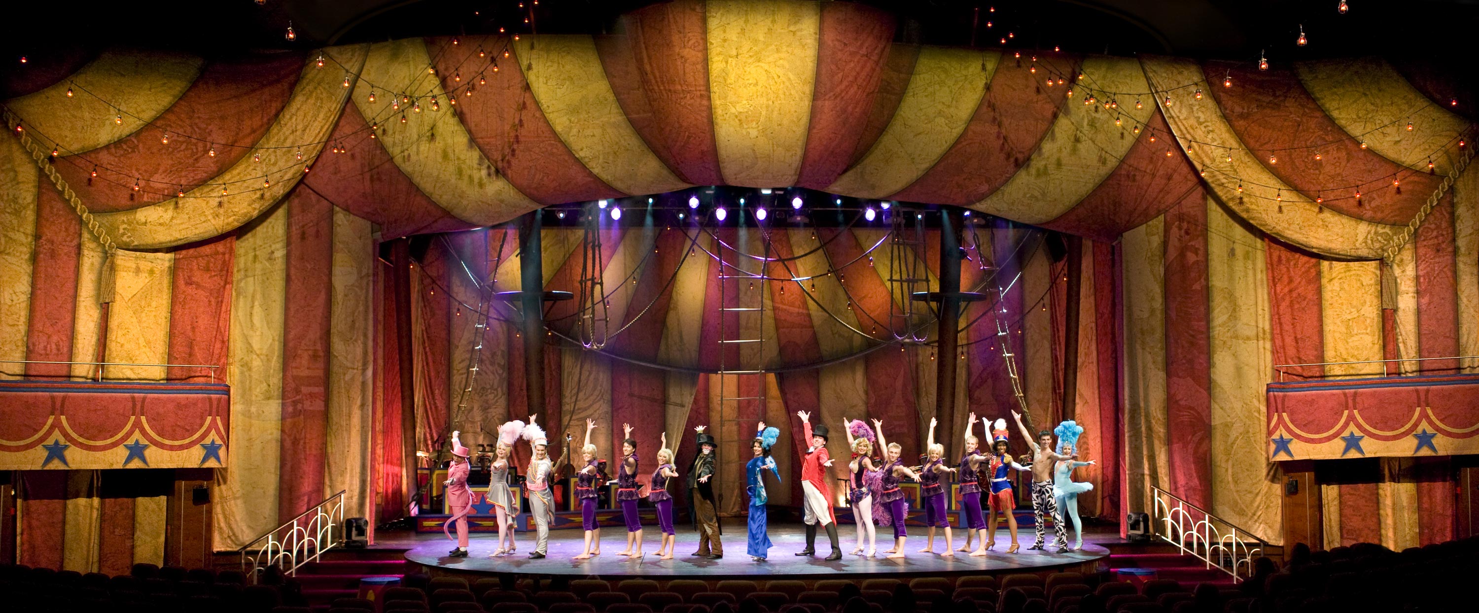  UNDER THE BIG TOP - Independence of the Seas 